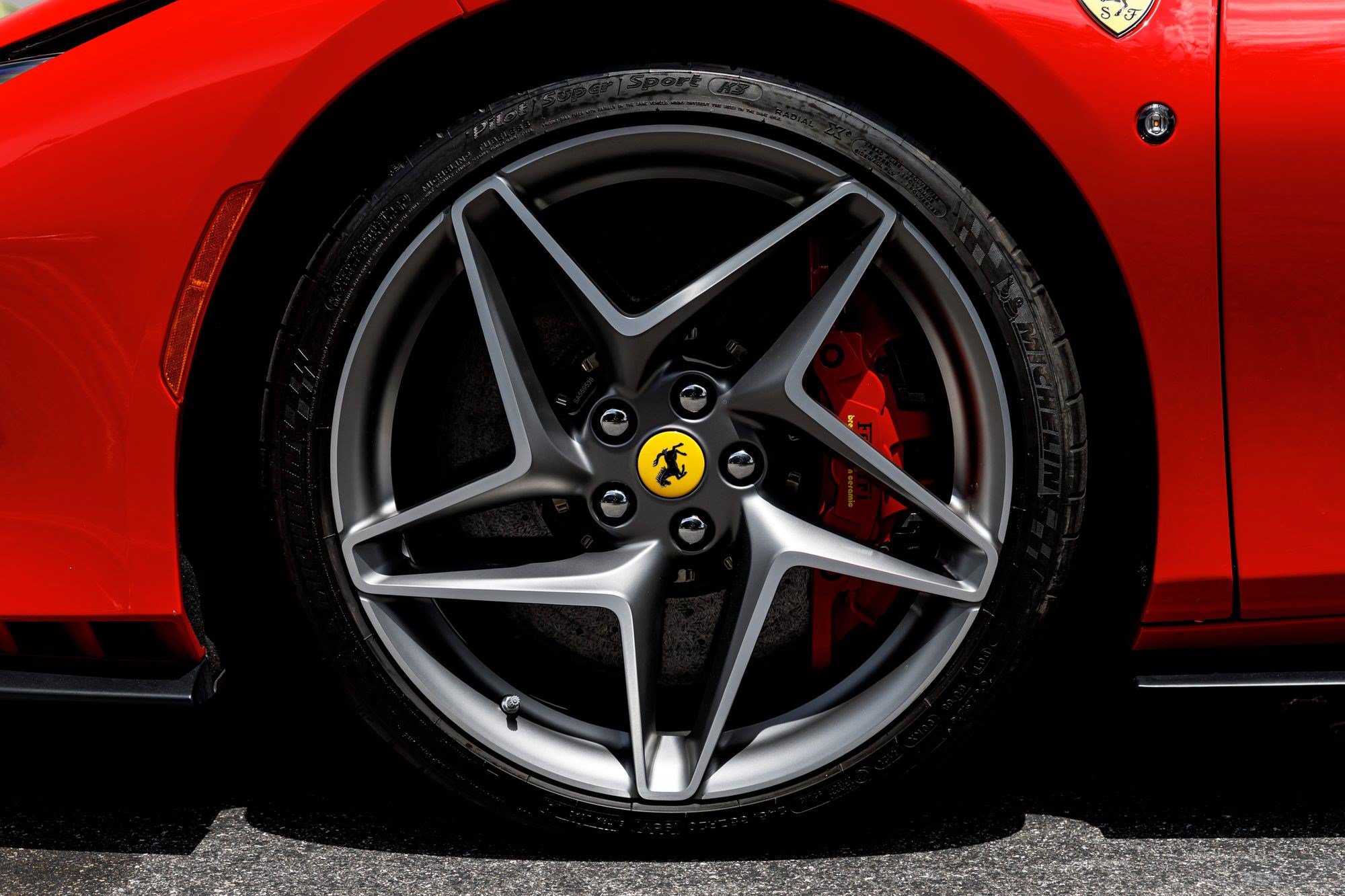 Used 2021 Ferrari F8 Tributo RWD image 37