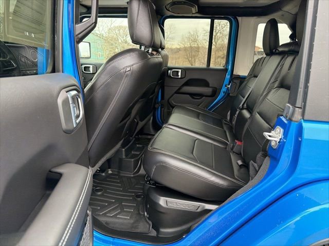 Used 2023 Jeep Wrangler Unlimited Sahara w/ Cold Weather Group AWD/4WD image 14