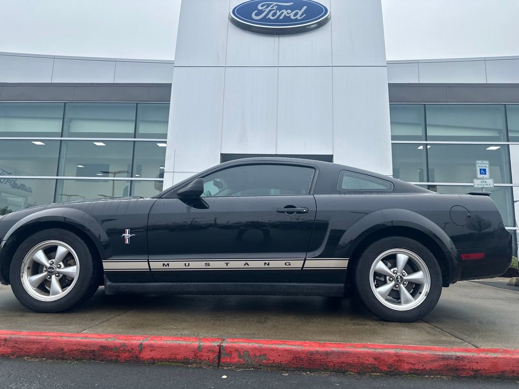 Used 2007 Ford Mustang Deluxe image 1