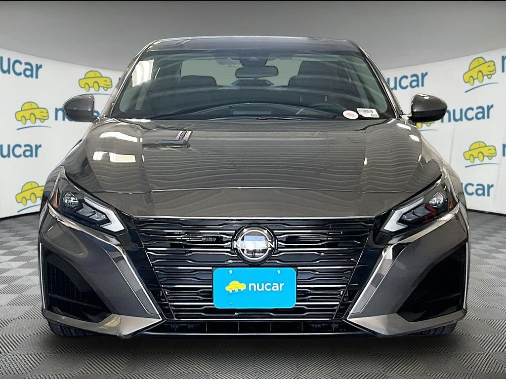 Used 2023 Nissan Altima 2.5 SV FWD image 2