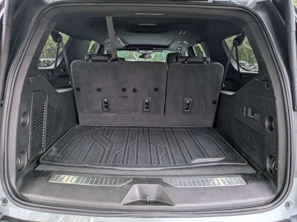 Used 2023 Chevrolet Suburban Premier AWD/4WD image 12