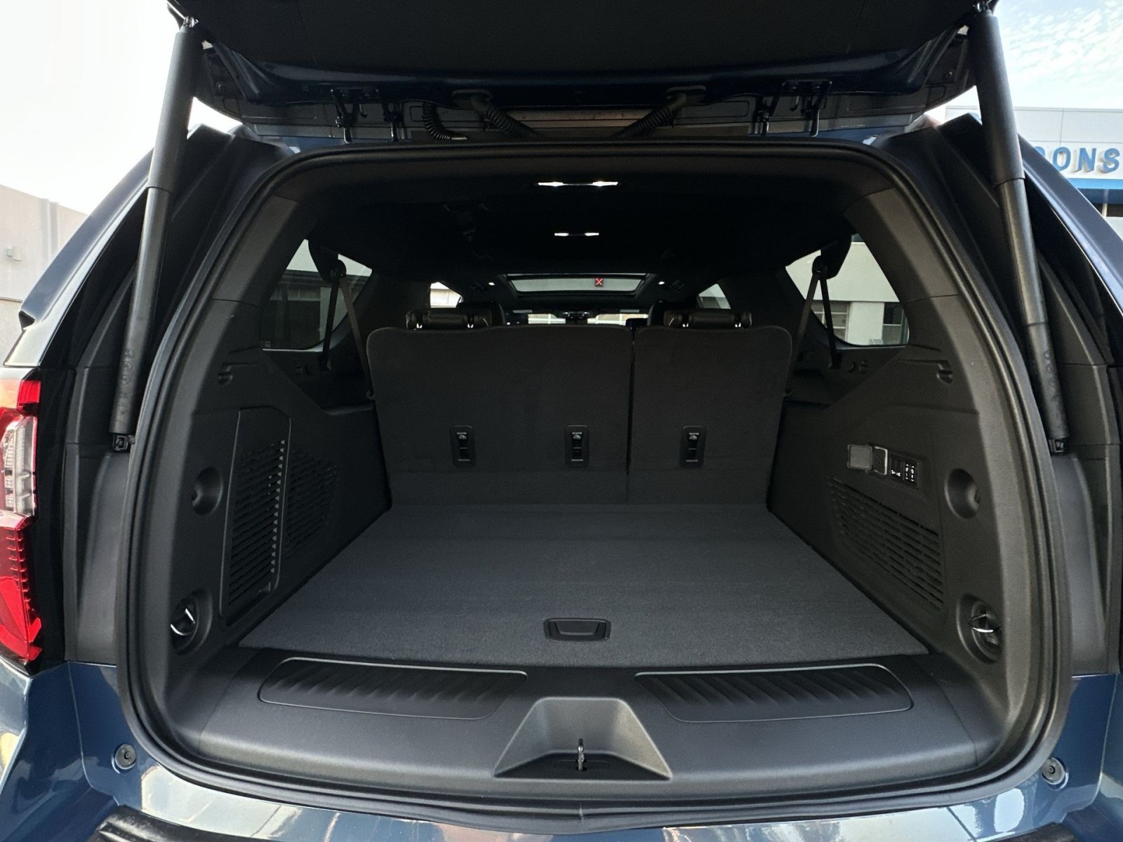 New 2026 GMC Yukon XL Elevation w/ Elevation Premium Package AWD/4WD image 27