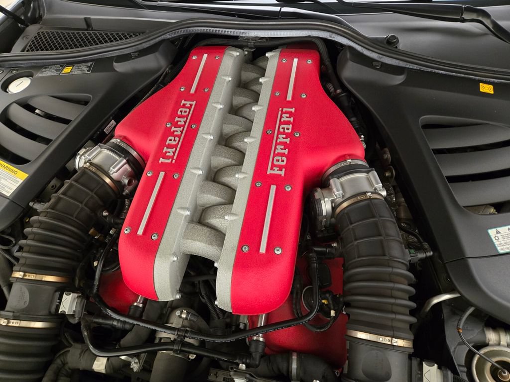 Used 2017 Ferrari GTC4Lusso AWD/4WD image 32