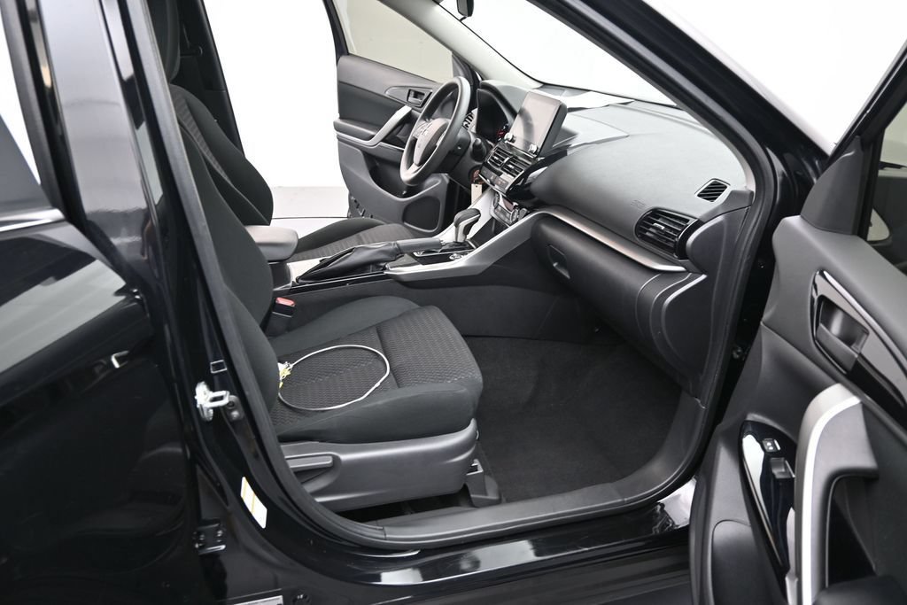 Used 2022 Mitsubishi Eclipse Cross LE AWD/4WD image 22