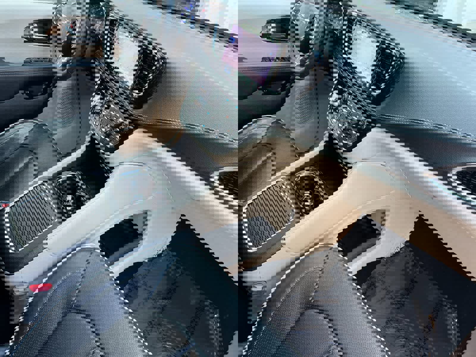 Used 2023 Chrysler Pacifica Limited image 17