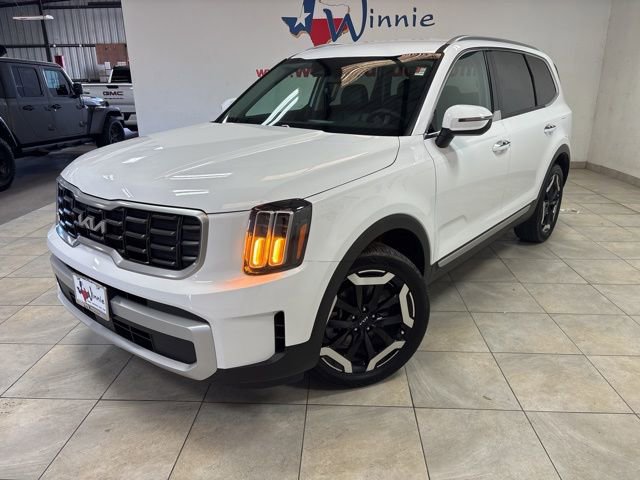 Used 2024 Kia Telluride S image 3