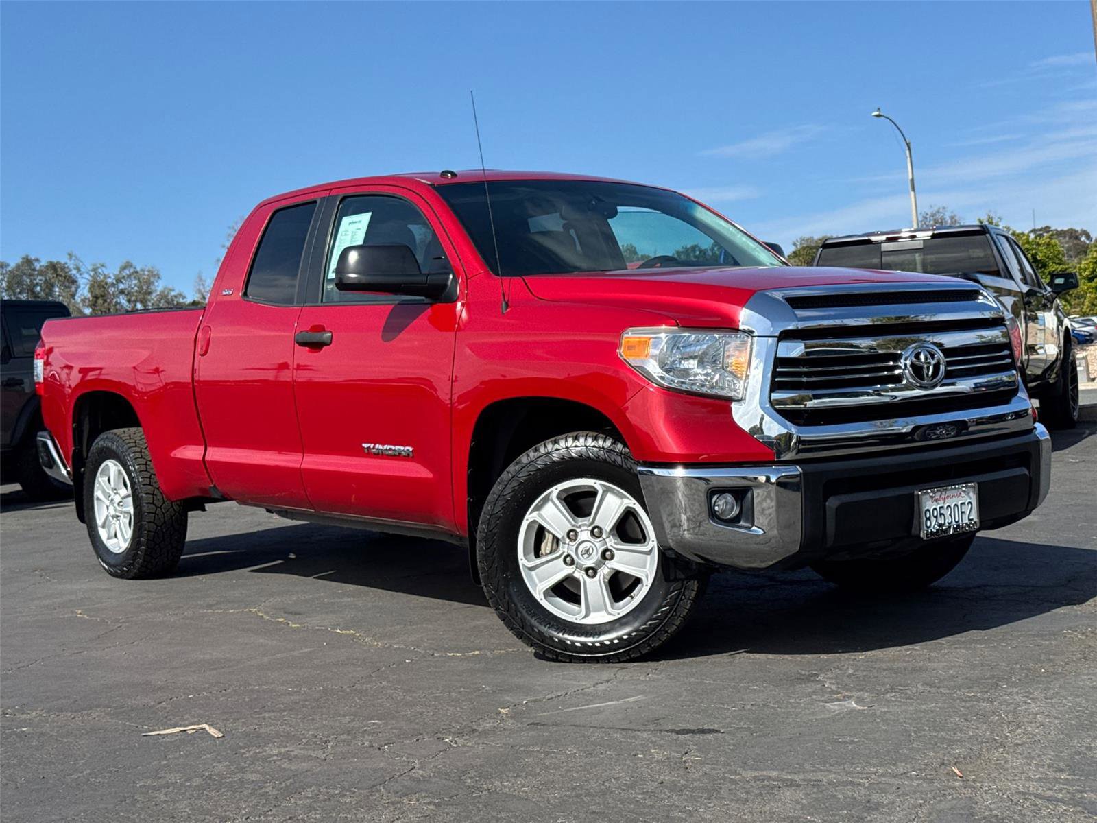 Used 2017 Toyota Tundra SR5 w/ SR5 Upgrade Package RWD image 2