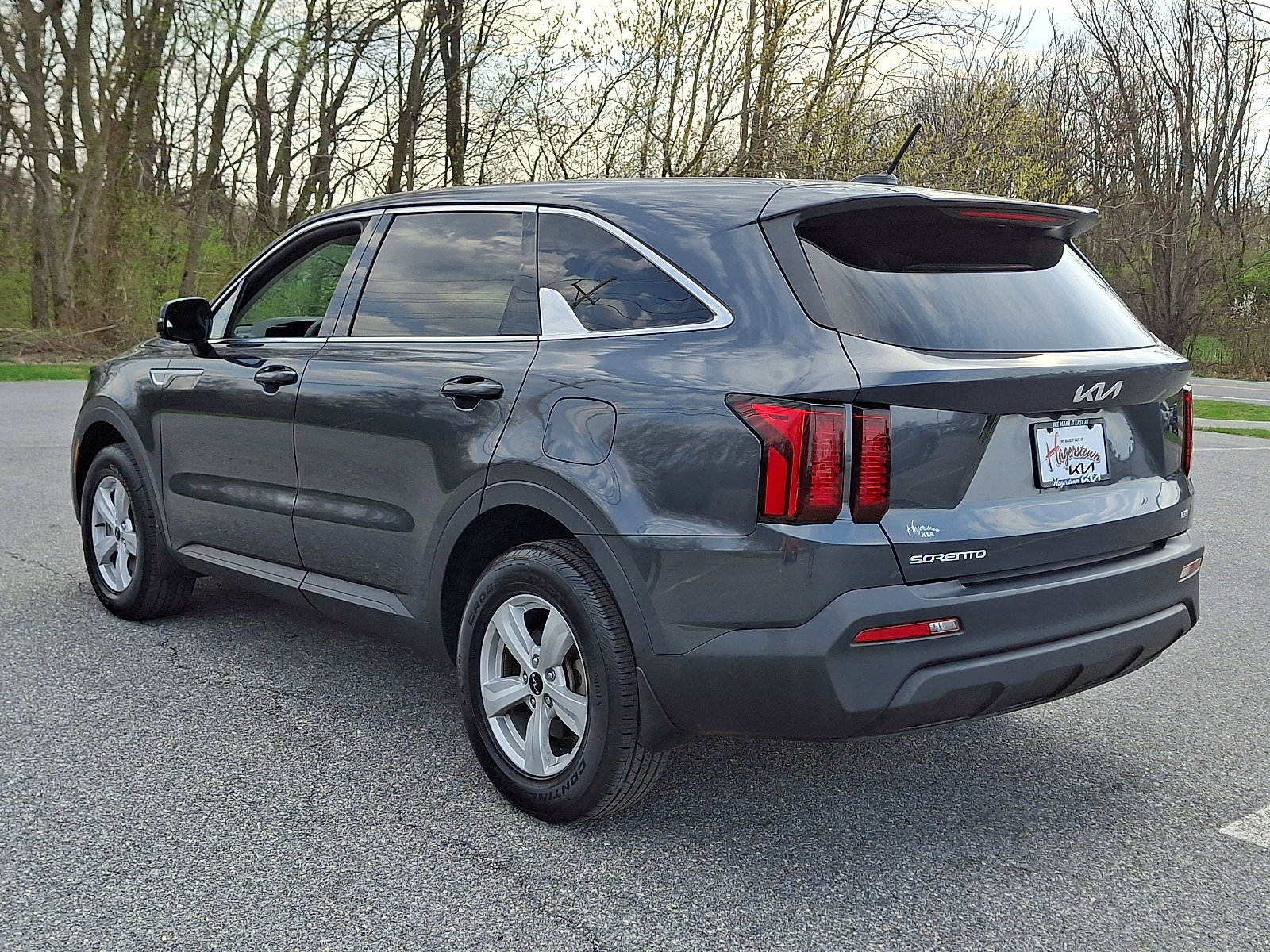 Used 2023 Kia Sorento LX image 4