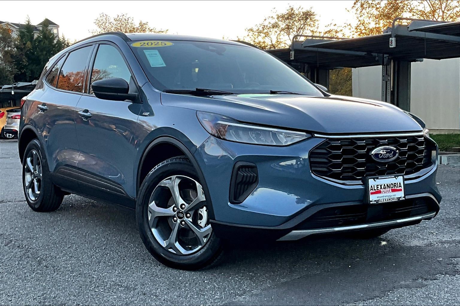 Used 2025 Ford Escape ST-Line w/ Cold Weather Package image 2