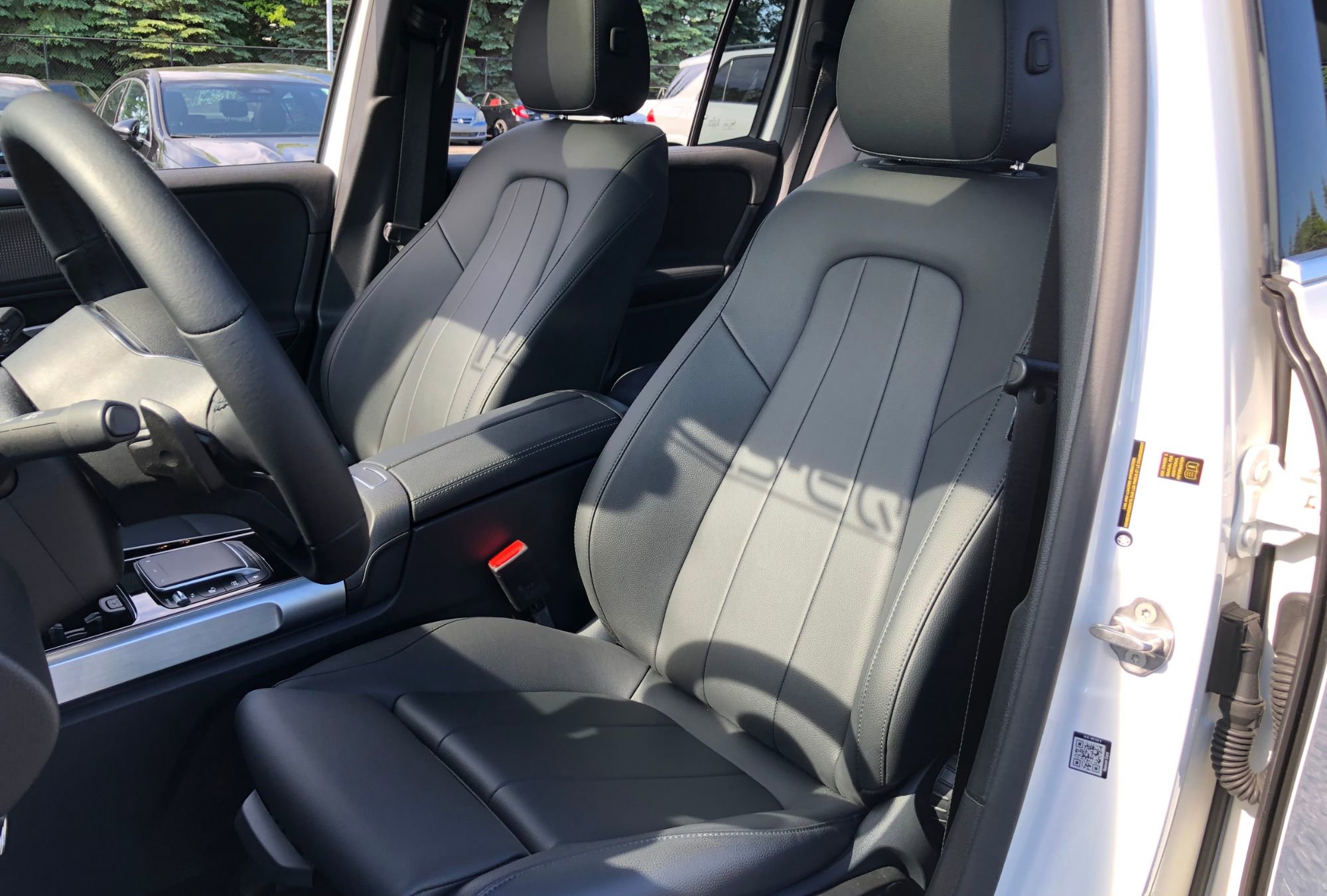 New 2022 Mercedes-Benz EQB 300 4MATIC image 32