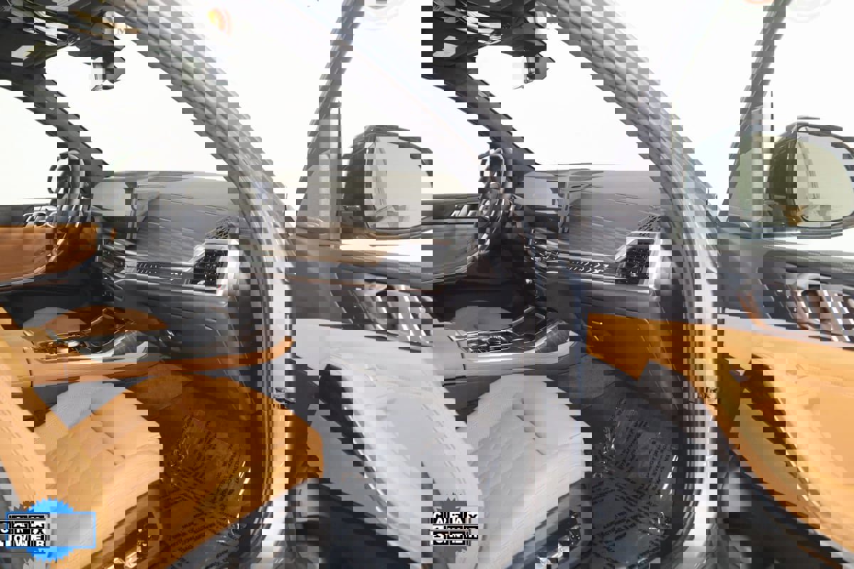 Used 2024 BMW X7 xDrive40i w/ M Sport Package image 56