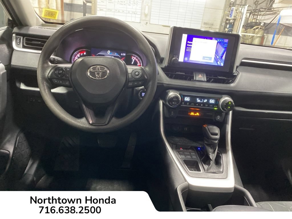 Used 2023 Toyota RAV4 XLE AWD/4WD image 16