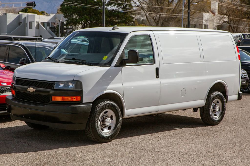 Used 2018 Chevrolet Express 2500 image 9