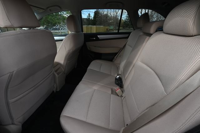 Used 2017 Subaru Outback 2.5i Premium image 9