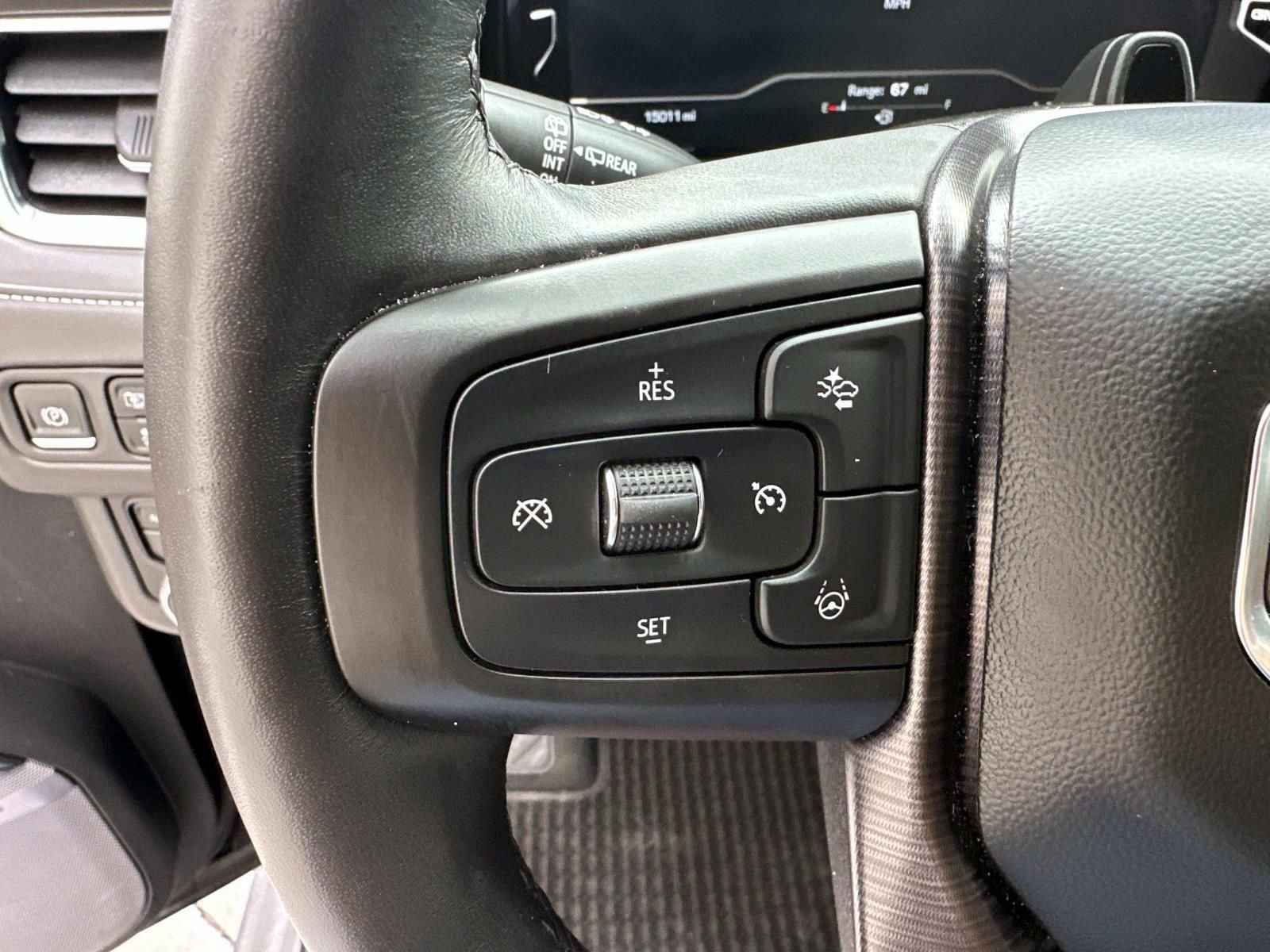 Used 2023 GMC Yukon XL Denali Ultimate image 17