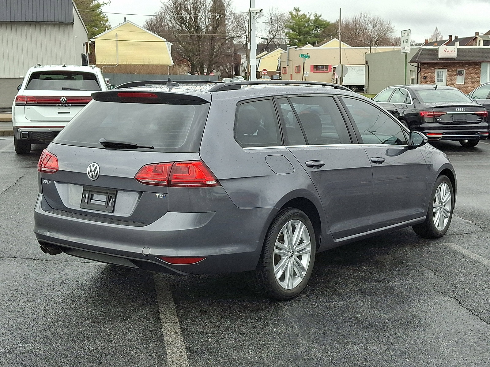 Used 2015 Volkswagen Golf TDI SE image 6