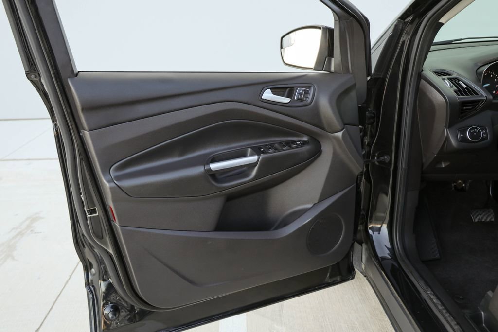 Used 2015 Ford Escape Titanium image 14