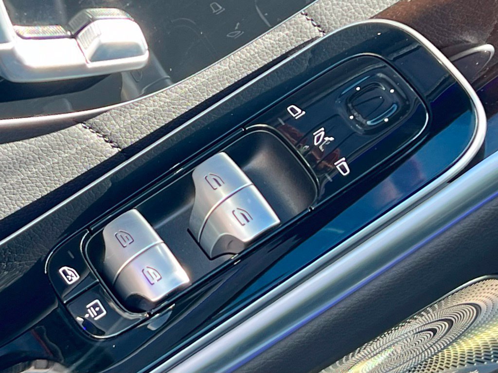 Certified 2025 Mercedes-Benz S 580 4MATIC Sedan image 38