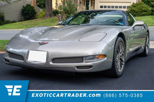 Used 2000 Chevrolet Corvette Coupe RWD image 1