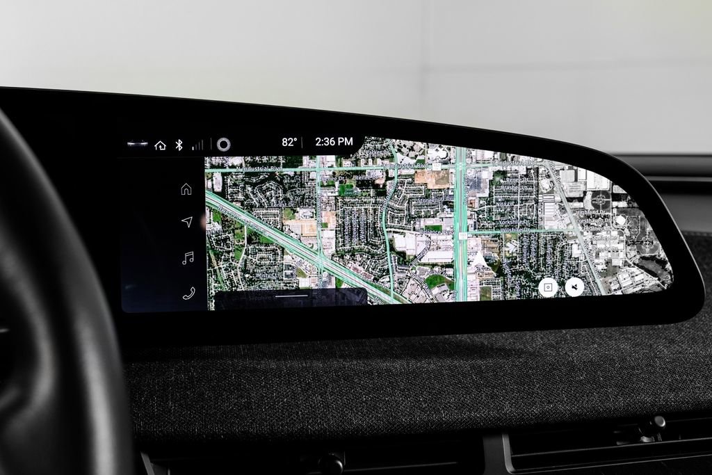 Used 2024 Lucid Air Pure image 18