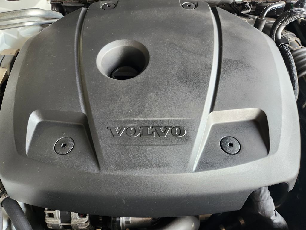 Used 2018 Volvo XC90 T6 Momentum w/ Convenience Package AWD/4WD image 34