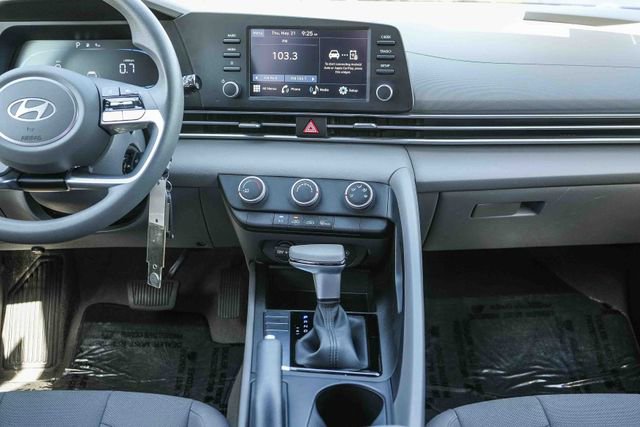 Certified 2024 Hyundai Elantra SE FWD image 14