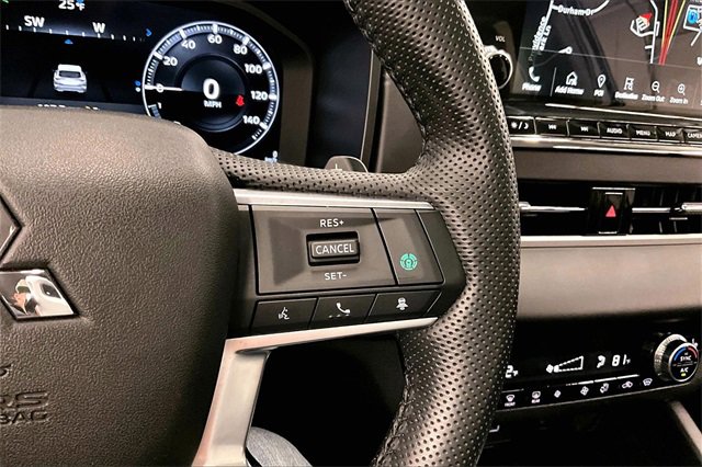 Used 2024 Mitsubishi Outlander SE image 25