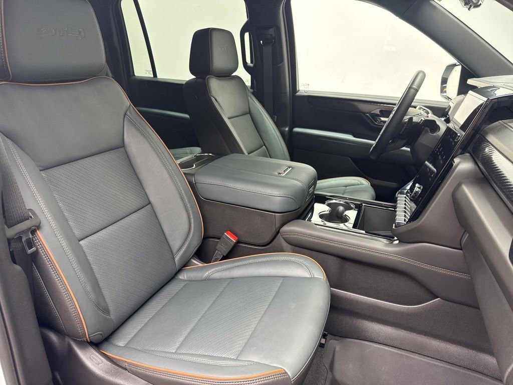 Used 2026 GMC Yukon XL AT4 w/ AT4 Premium Package AWD/4WD image 25