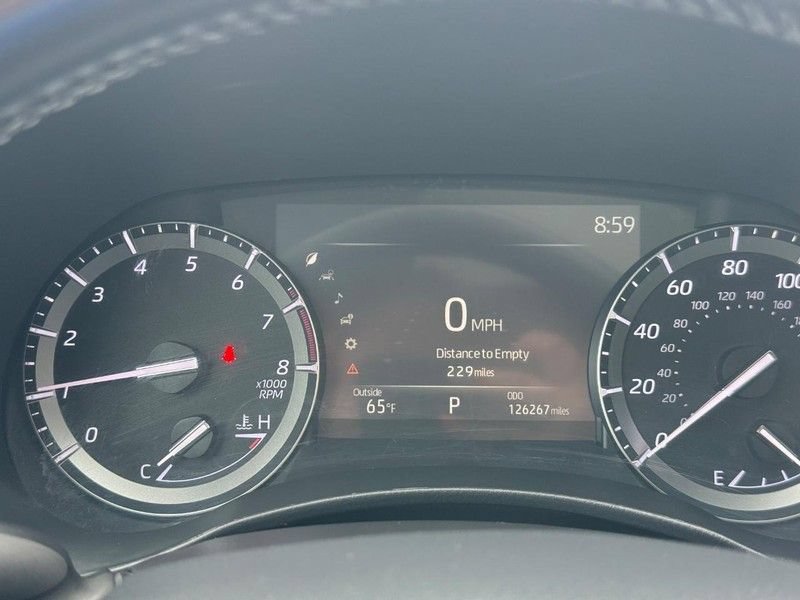 Used 2021 Toyota Highlander XLE AWD/4WD image 23