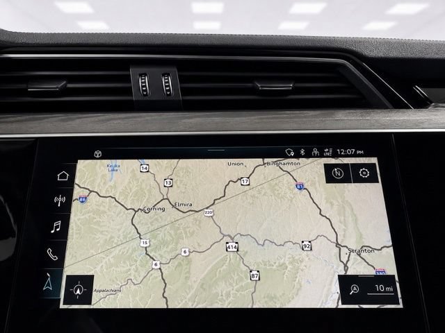 Used 2021 Audi e-tron Premium AWD/4WD image 40