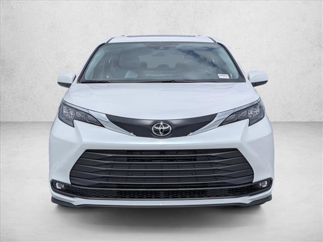 New 2026 Toyota Sienna XLE image 6