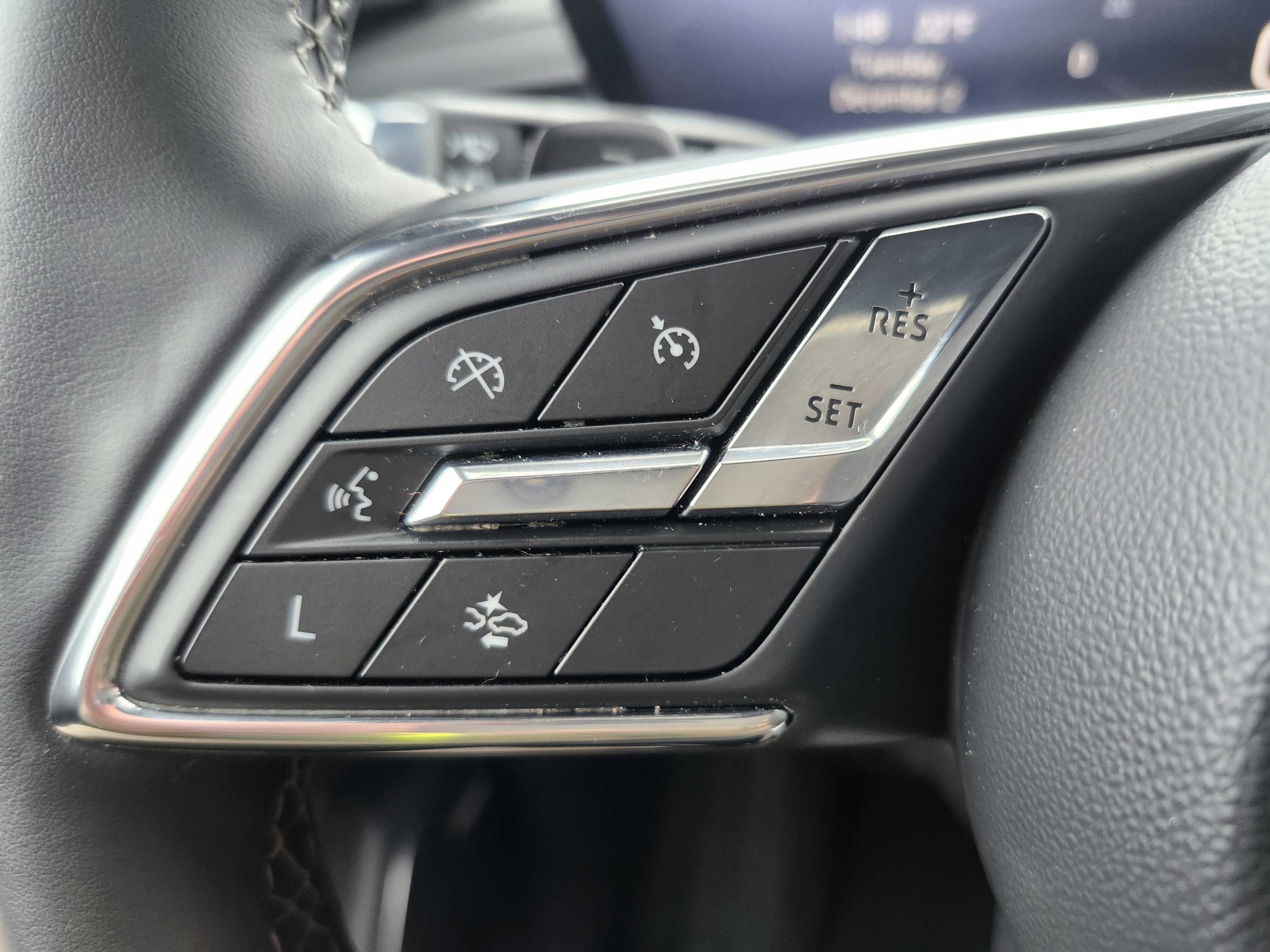 Used 2025 Buick Enclave Sport Touring image 13