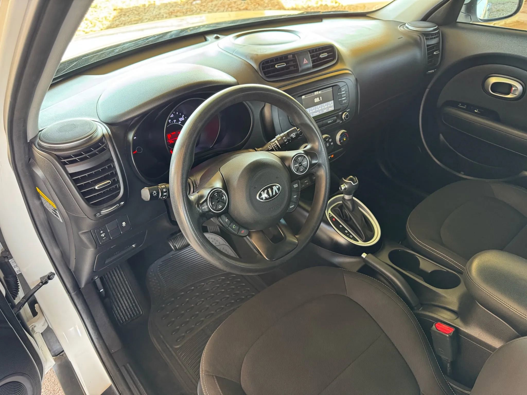 Used 2019 Kia Soul image 11