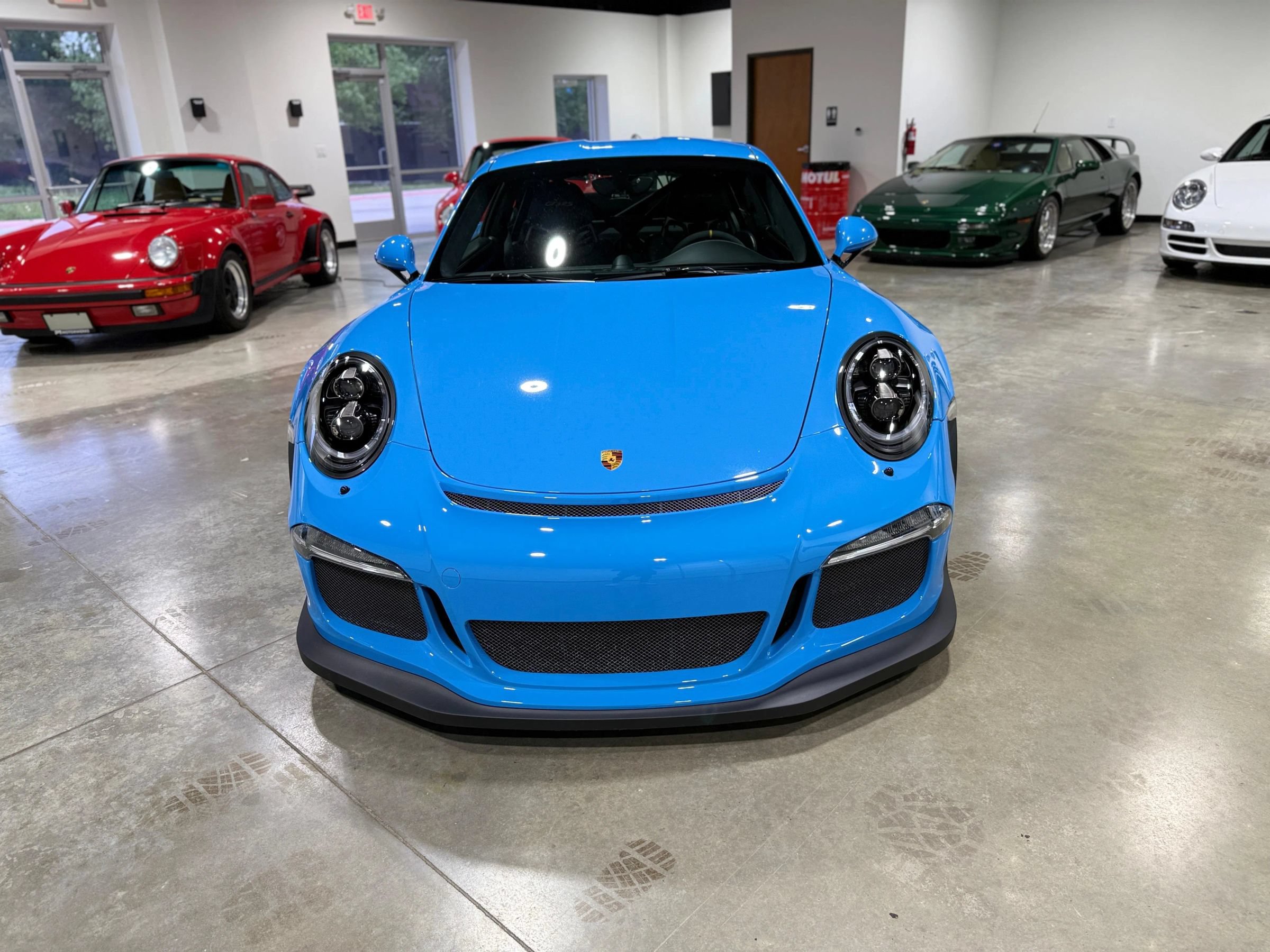 Used 2016 Porsche 911 GT3 RS RWD image 4