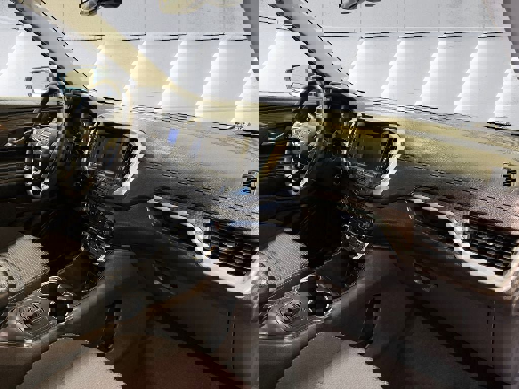 Used 2024 GMC Terrain SLE image 16