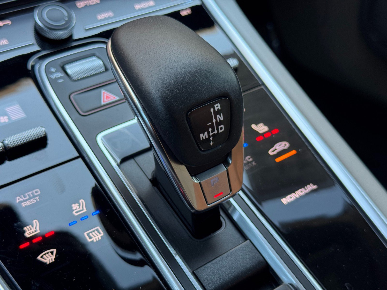 Used 2023 Porsche Panamera Platinum Edition RWD image 35