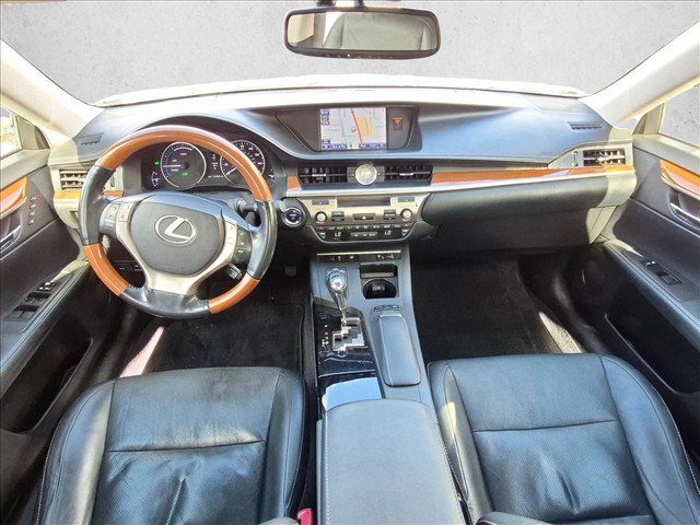 Used 2013 Lexus ES 300h w/ Luxury Pkg FWD image 16