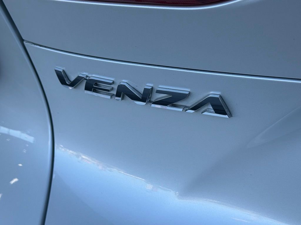 Certified 2023 Toyota Venza XLE image 14