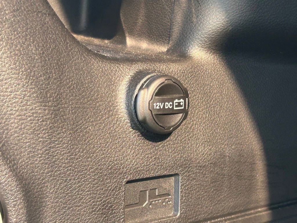 Used 2024 Jeep Wrangler Sahara image 54