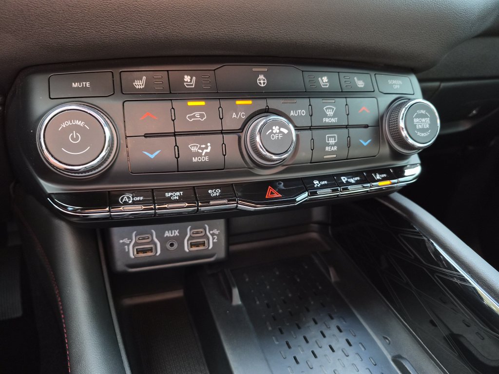 Used 2025 Dodge Durango GT AWD/4WD image 28