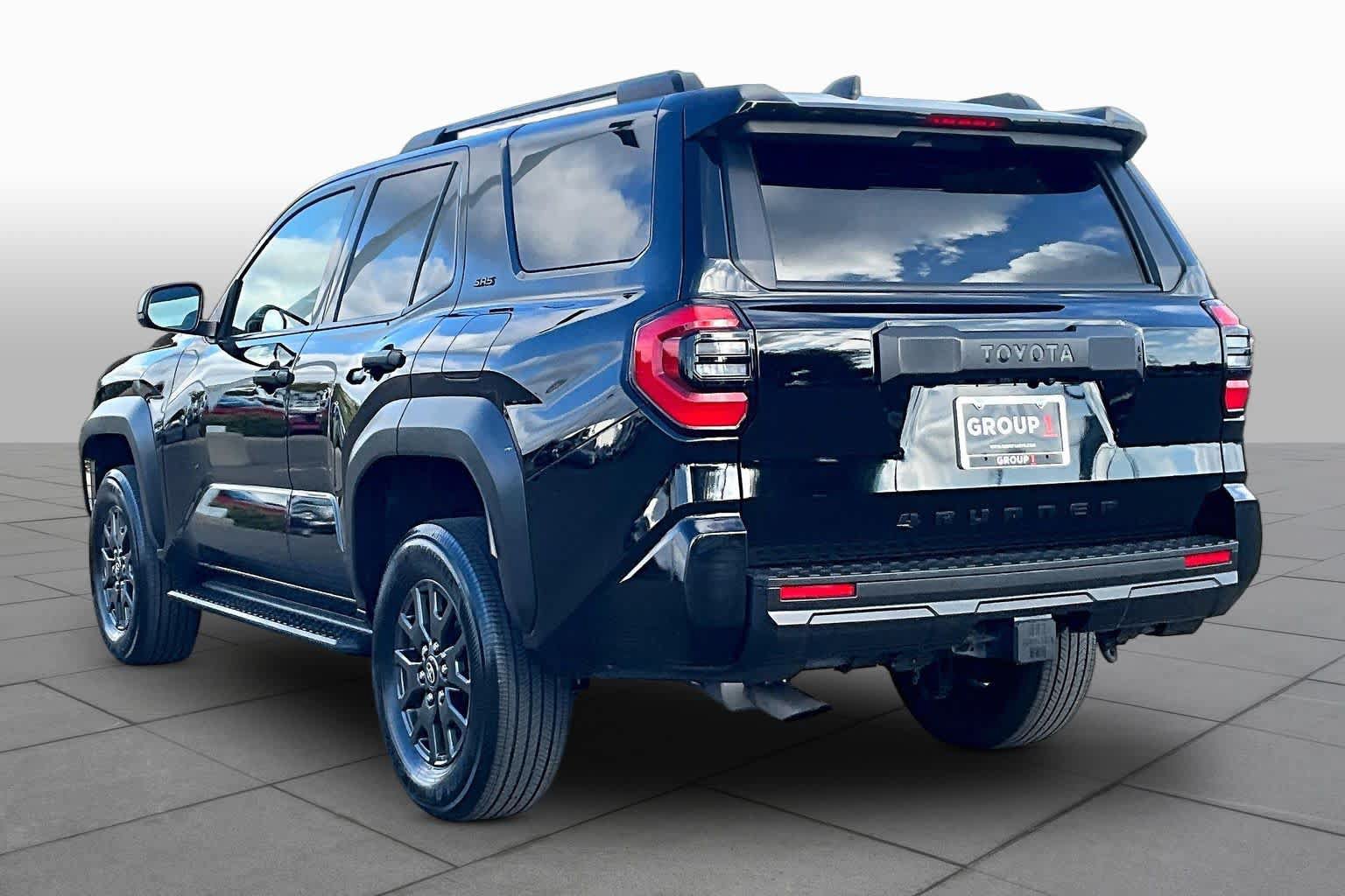 Certified 2025 Toyota 4Runner SR5 AWD/4WD image 11
