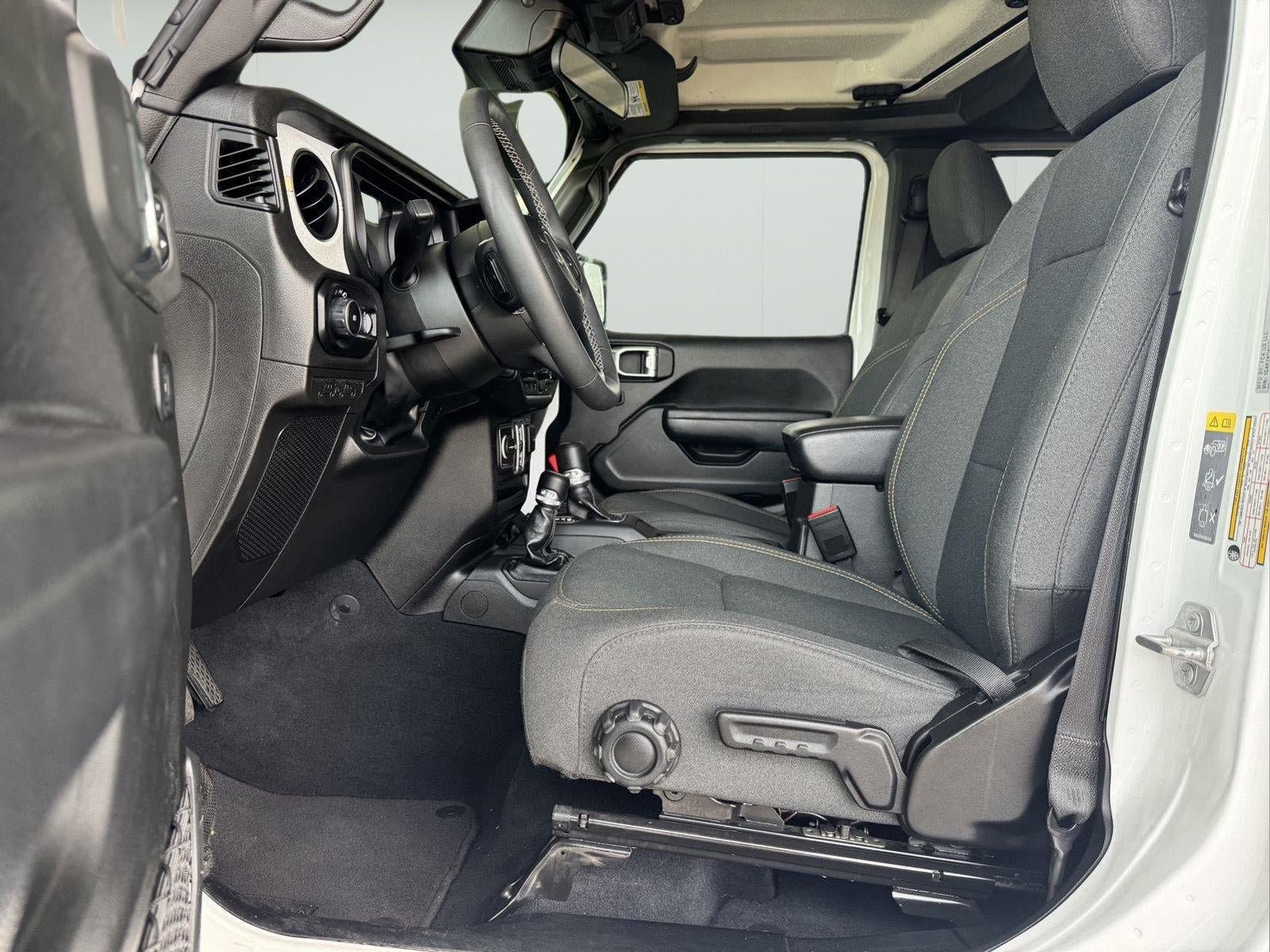 Used 2025 Jeep Wrangler Unlimited Sport AWD/4WD image 12