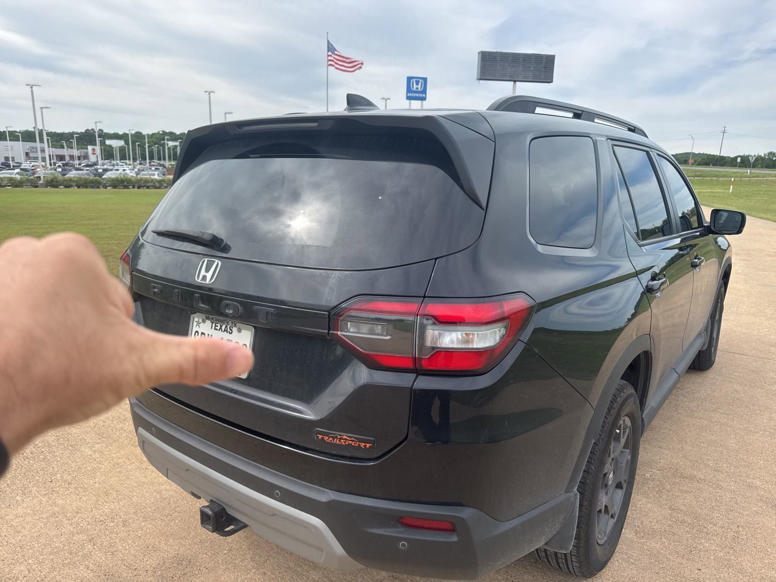 Used 2023 Honda Pilot TrailSport image 5