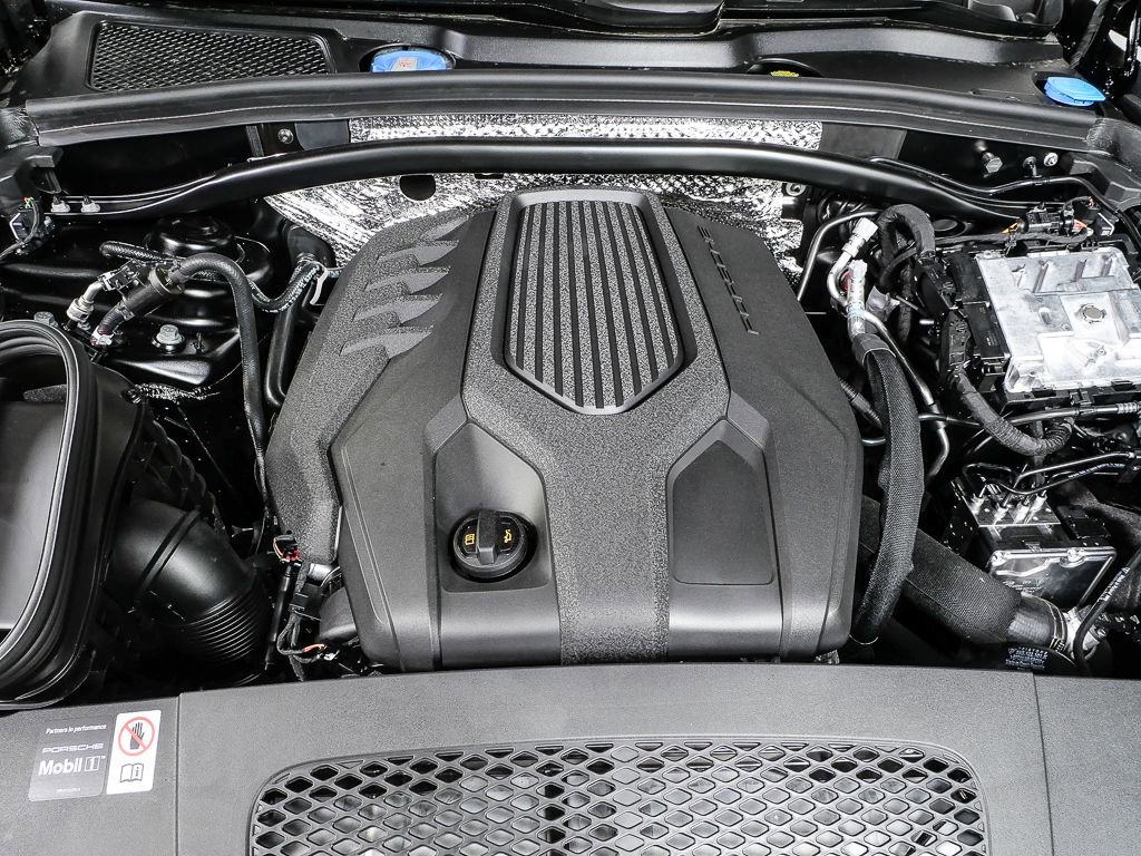 New 2026 Porsche Macan Turbo AWD/4WD image 38