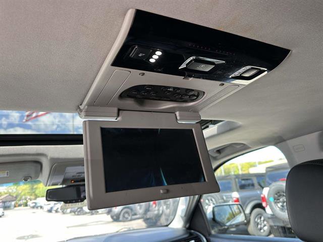 Used 2015 Chevrolet Suburban LT AWD/4WD image 13
