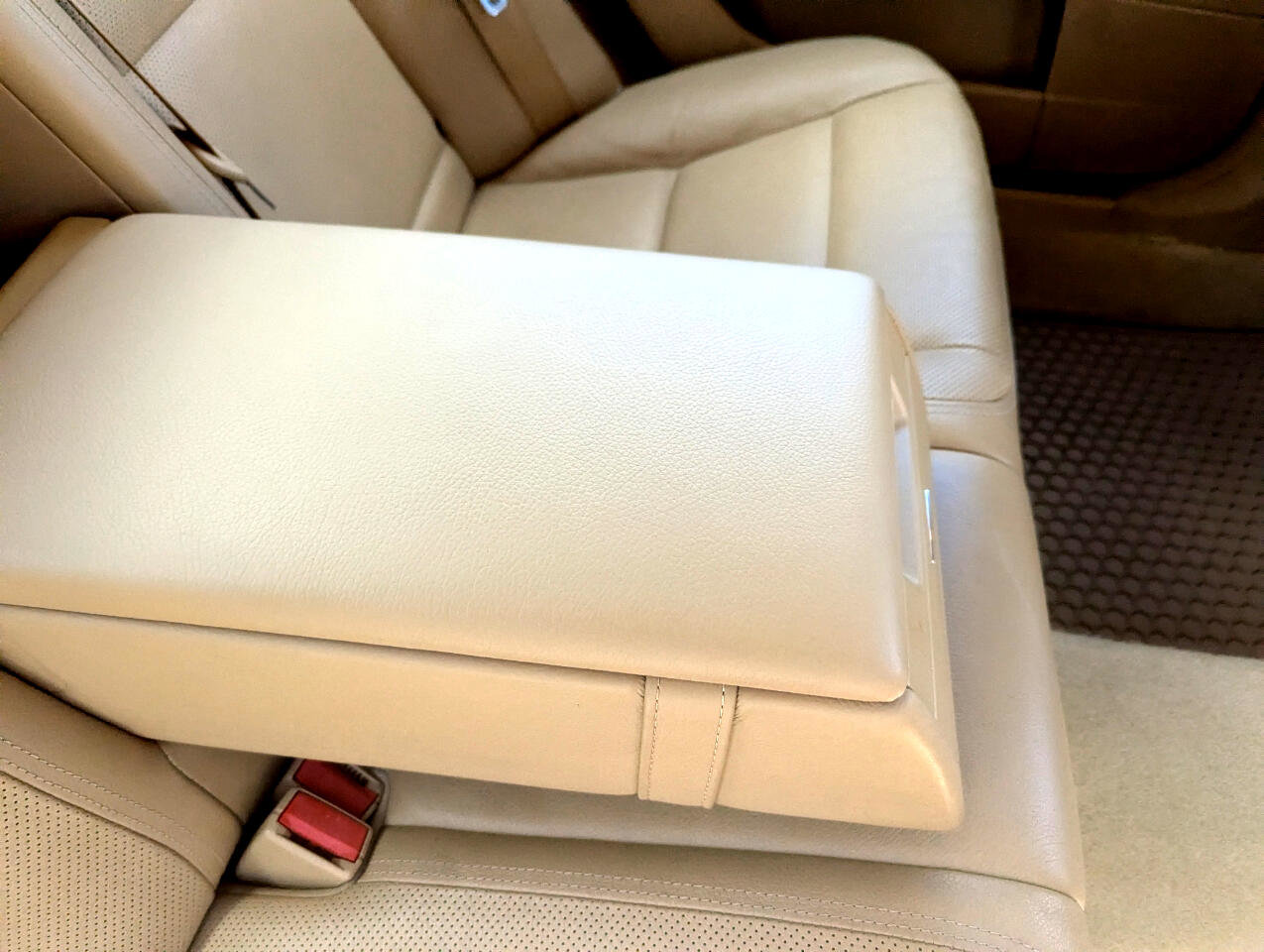 Used 2010 Mercedes-Benz S 550 4MATIC image 48