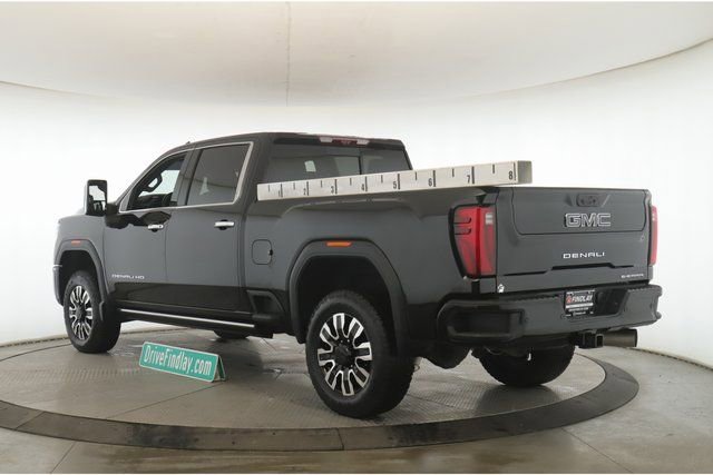 Used 2025 GMC Sierra 2500 Denali Ultimate image 8