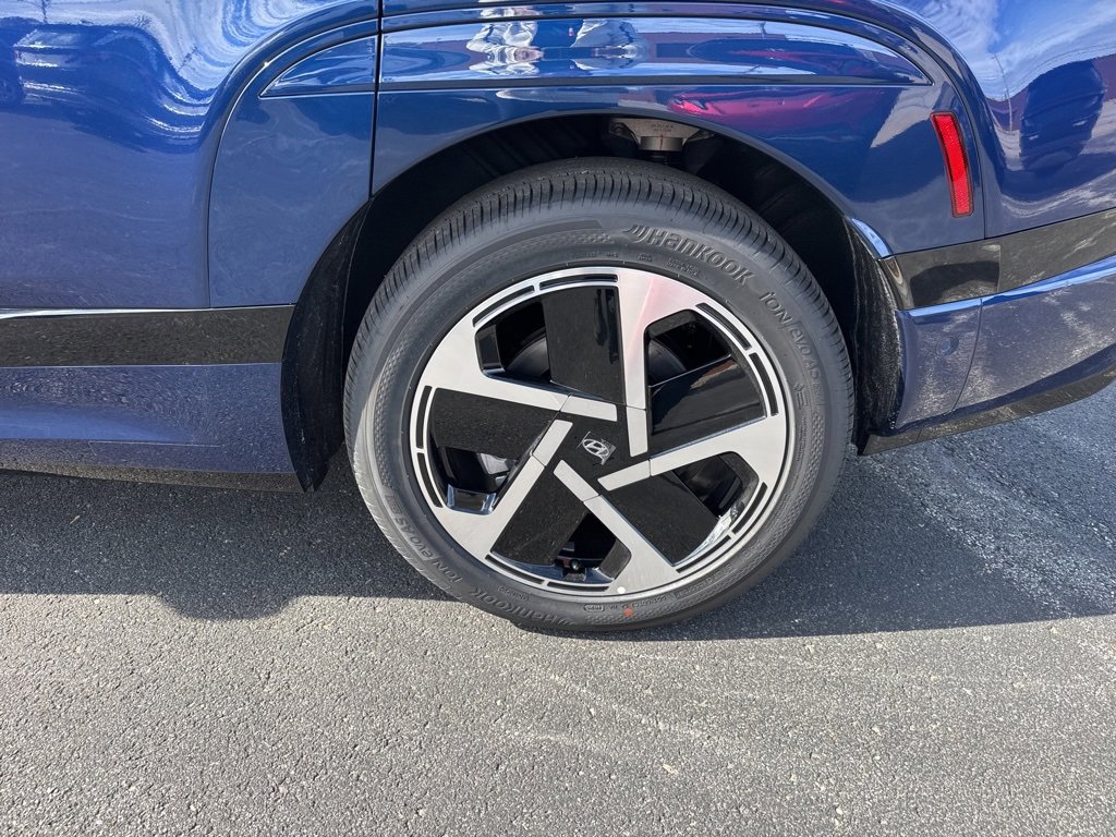 New 2026 Hyundai Ioniq 9 Calligraphy image 11