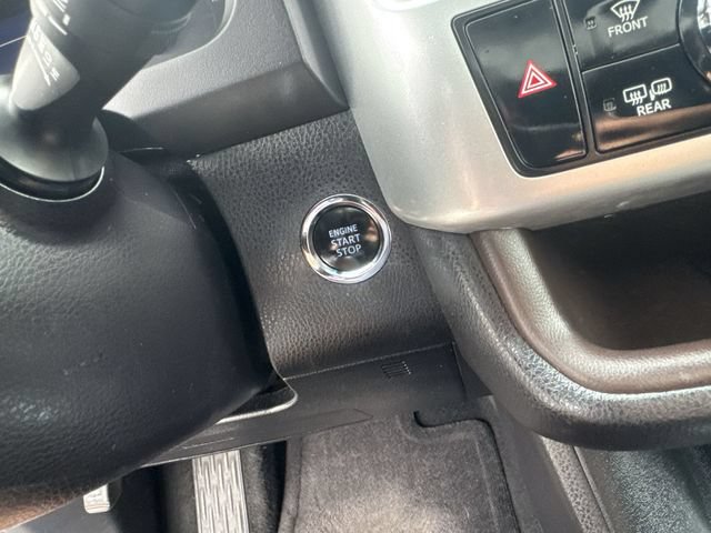 Used 2018 Toyota Highlander XLE FWD image 16