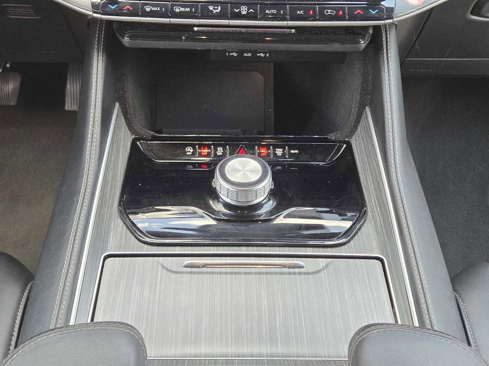 Used 2024 Jeep Wagoneer L Series II image 18